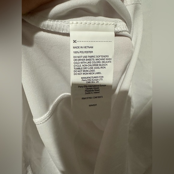 Women’s Vneck golf T-shirt. White and white size: sm, med, l,XL. BNWT. Callaway - Picture 3 of 6